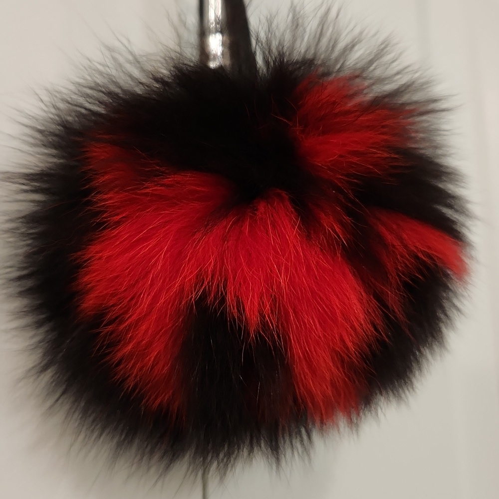 NWOT Real Fox Fur H letter Extra large pom poms Fendi Style Fur Keychain